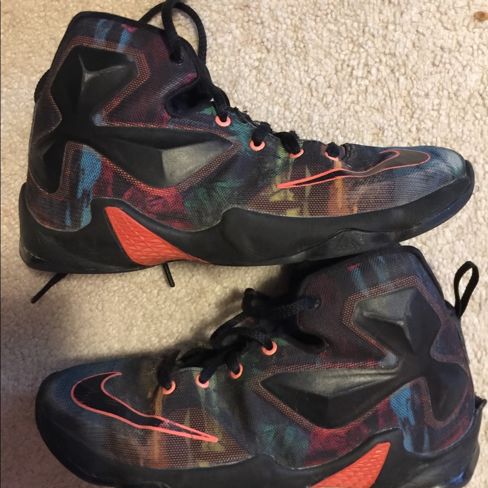 Boys Lebron James basketball shoes. Size 3.